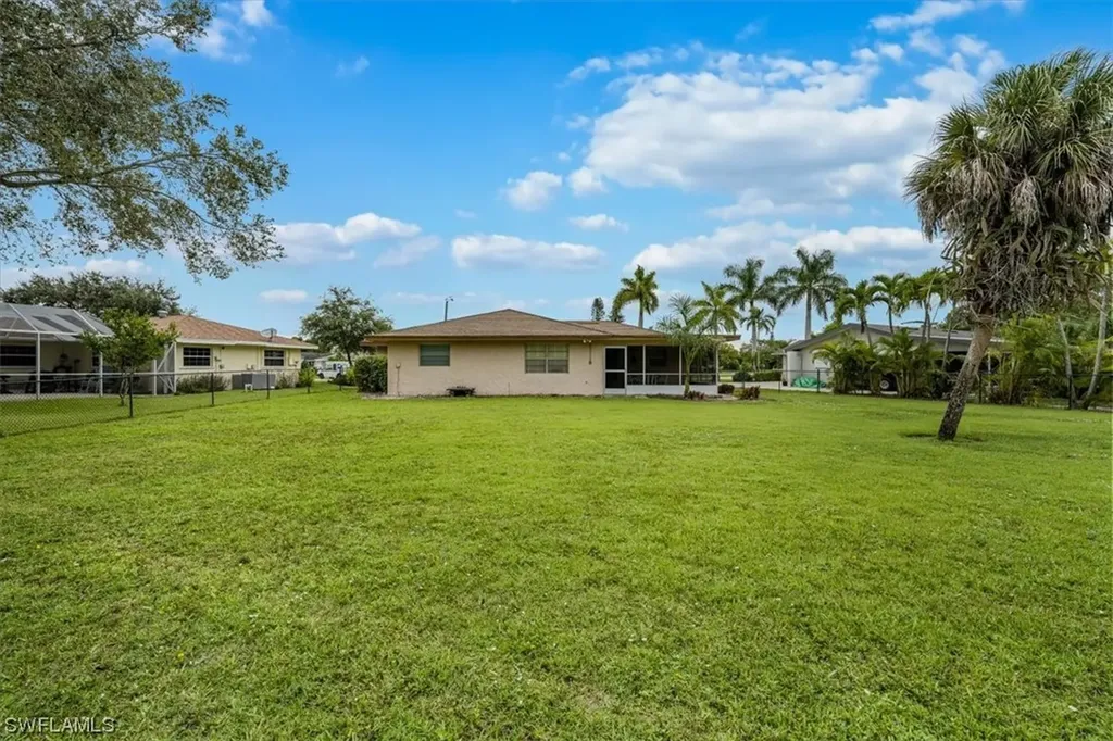 2200 Poinciana Drive Naples FL 34105