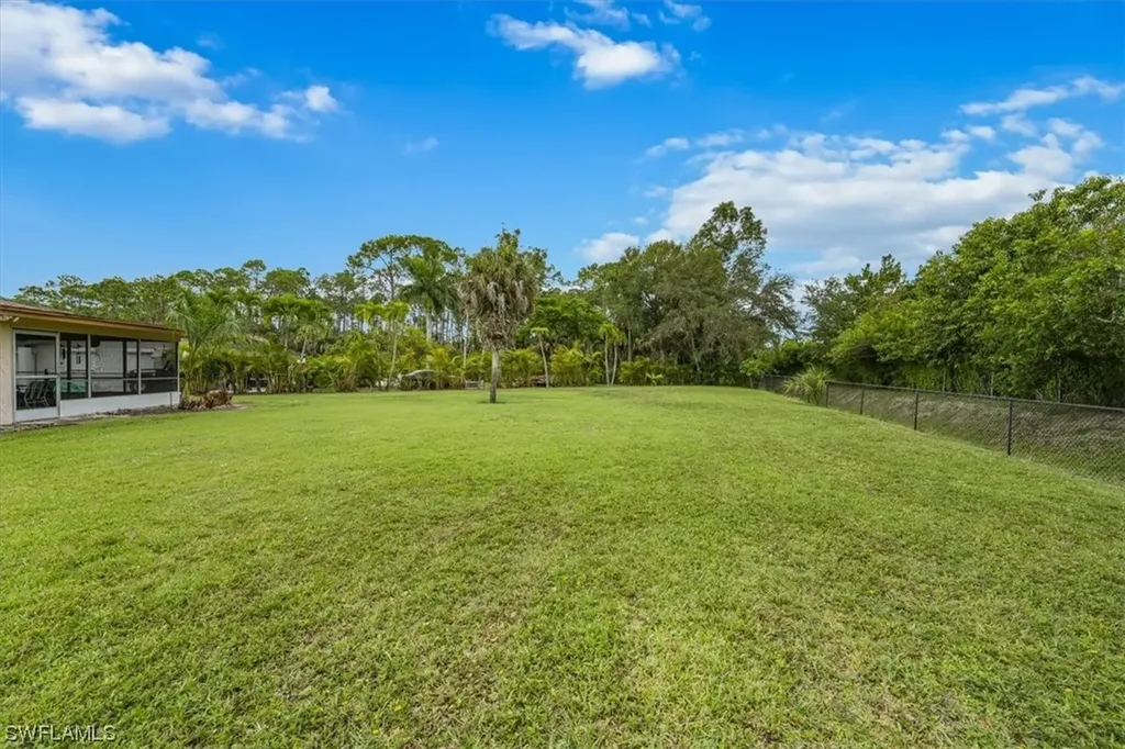2200 Poinciana Drive Naples FL 34105