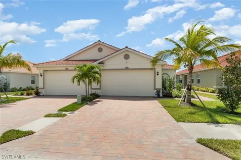 2989 Royal Gardens Avenue Fort Myers FL 33916