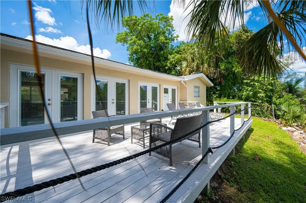 514 14th Street N Naples FL 34102