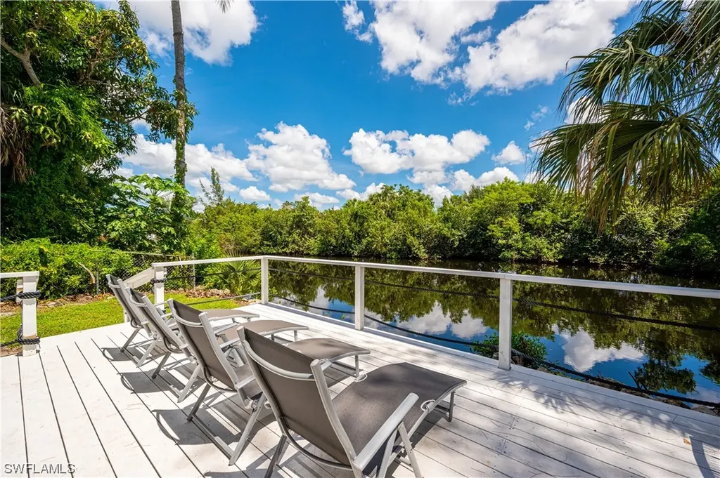 514 14th Street N Naples FL 34102