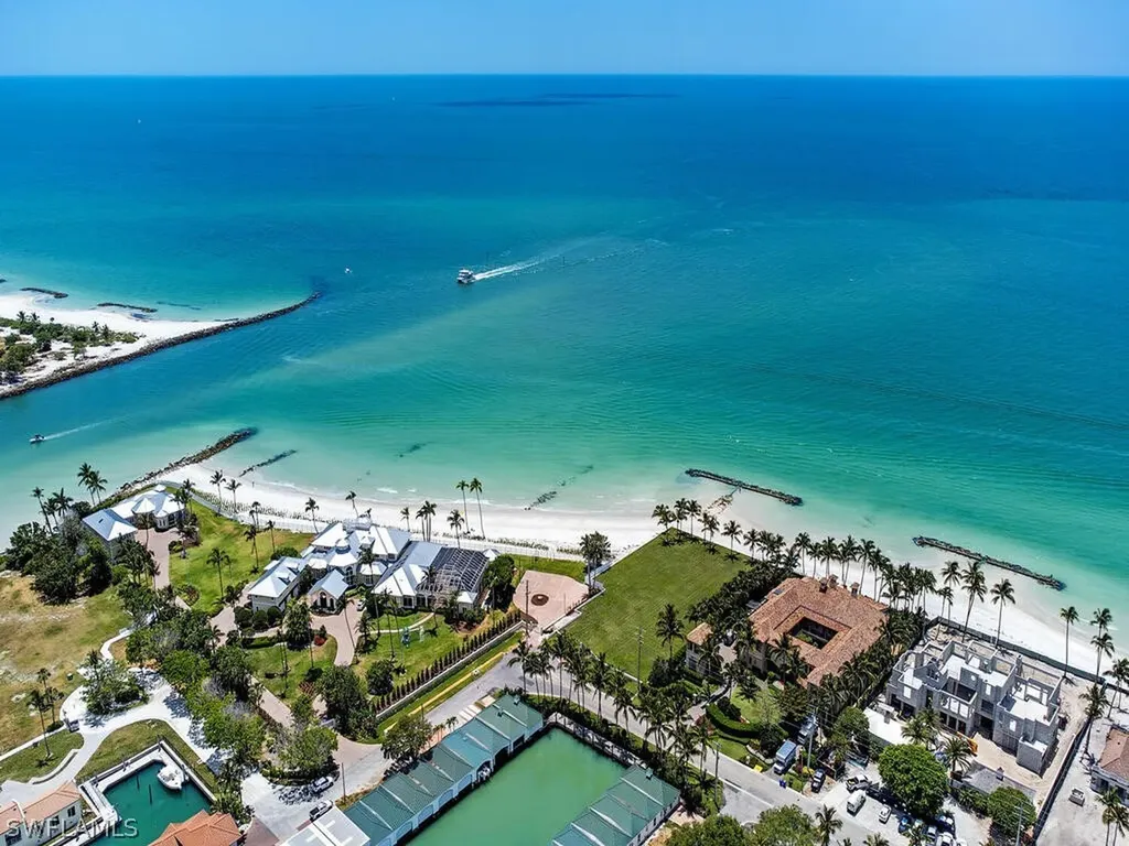 4550 Gordon Drive Naples FL 34102-7914