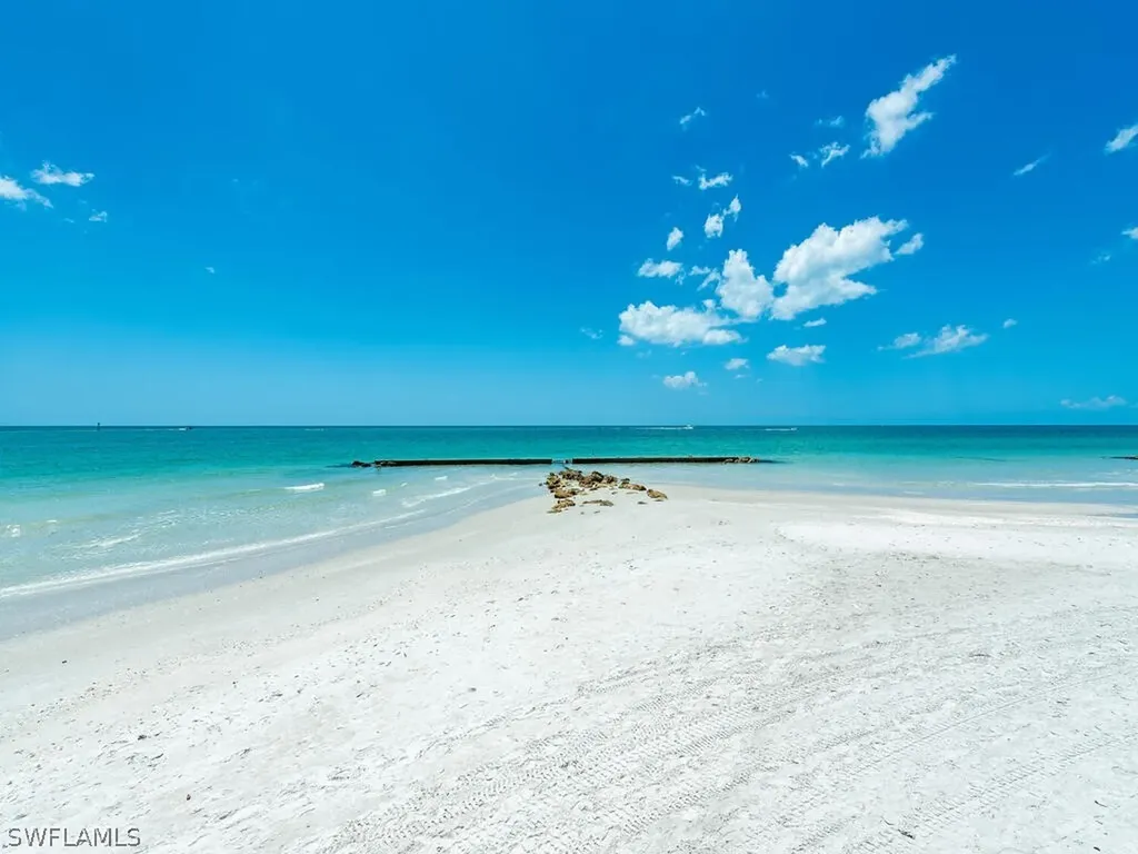 4550 Gordon Drive Naples FL 34102-7914