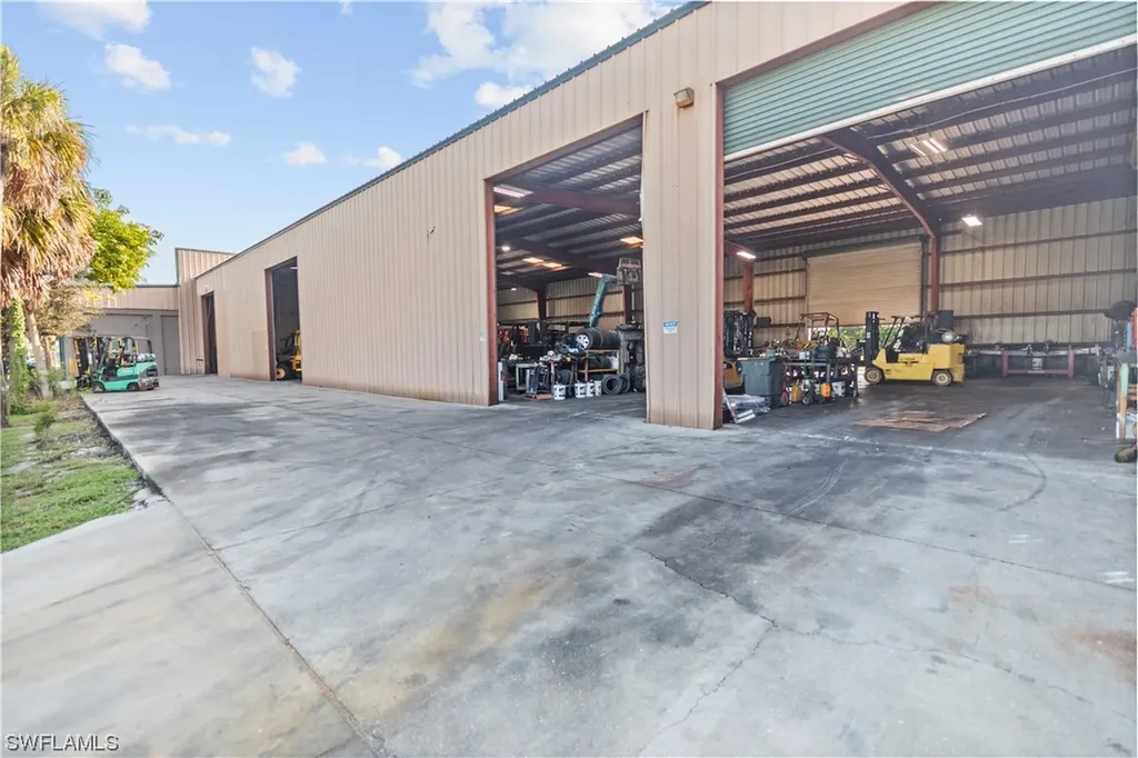 2065 Towles Street Fort Myers FL 33916