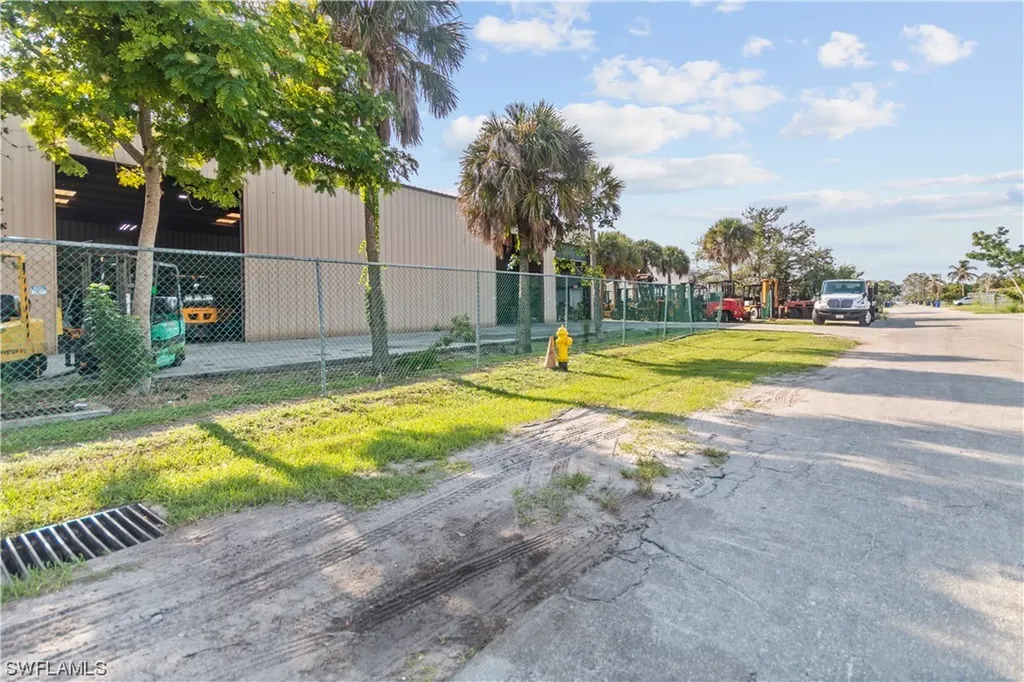 2065 Towles Street Fort Myers FL 33916