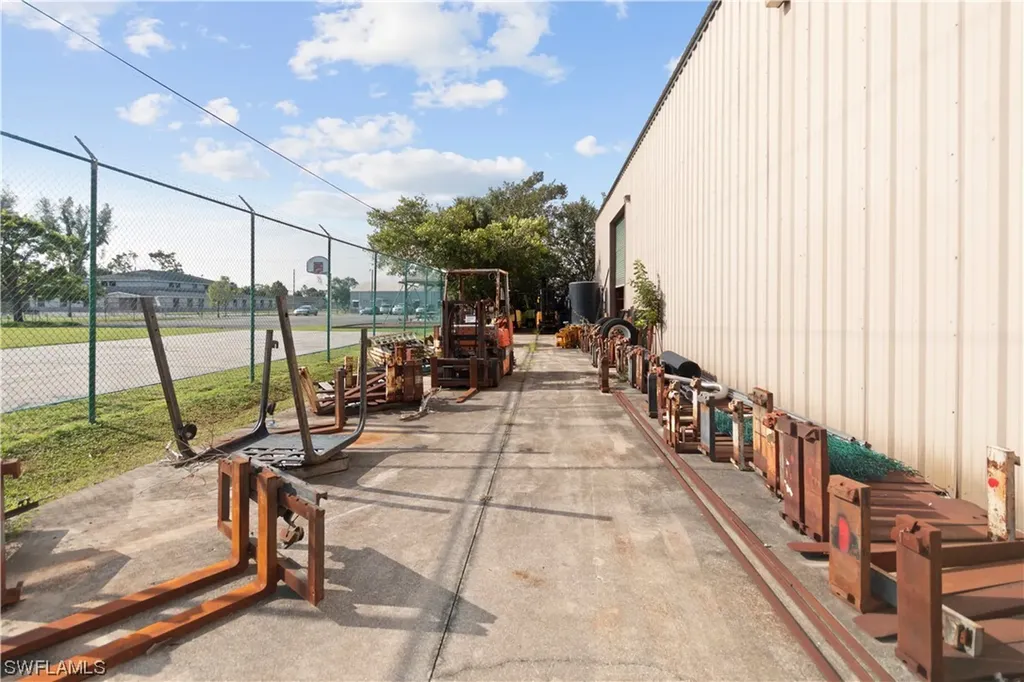 2065 Towles Street Fort Myers FL 33916