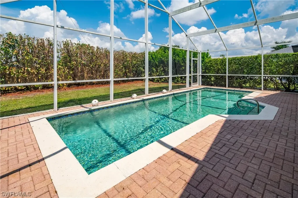 3728 Kent Drive Naples FL 34112