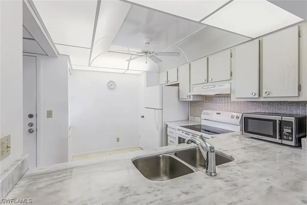1085 Forest Lakes Drive Naples FL 34105
