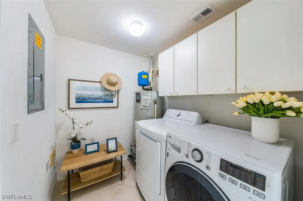 1882 Tarpon Bay Drive S Naples FL 34119