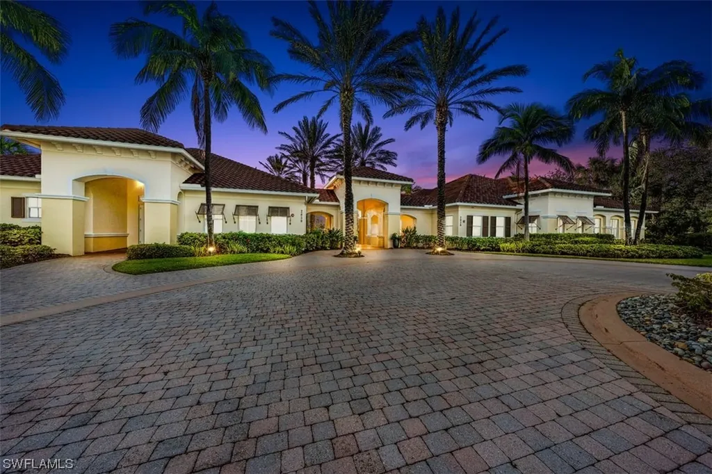 1882 Tarpon Bay Drive S Naples FL 34119