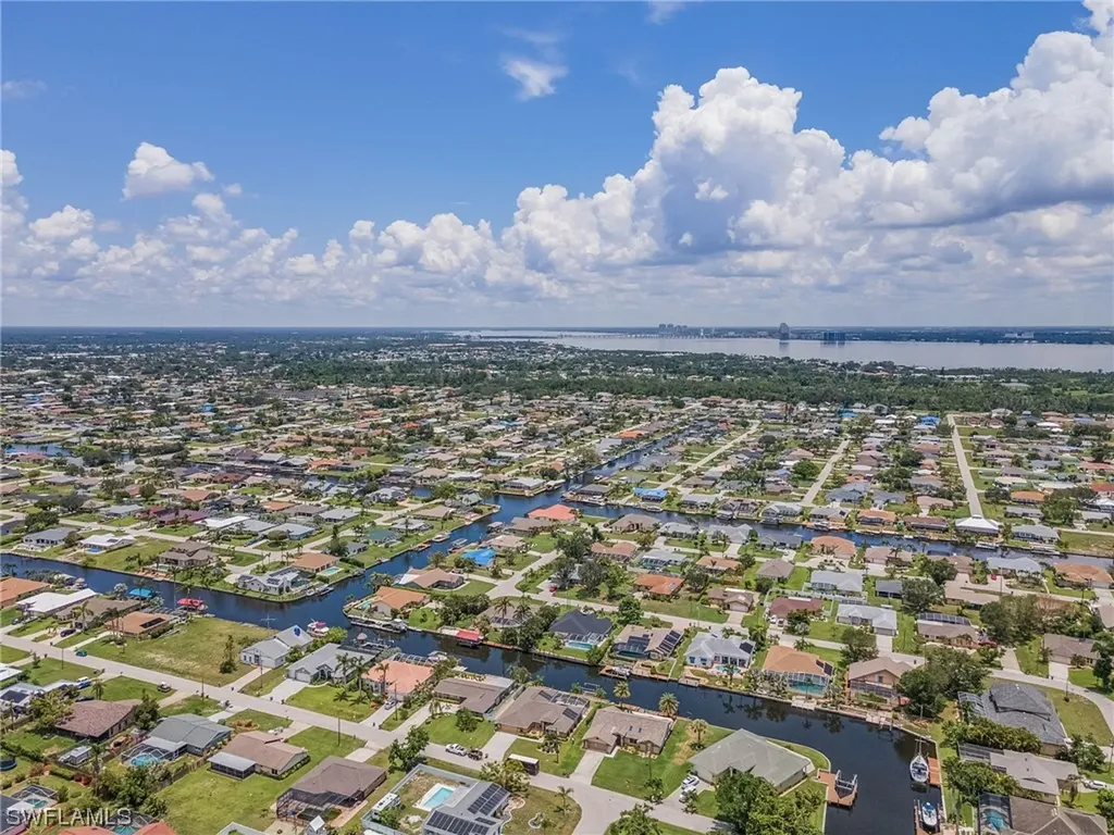 5301 Sw 9th Place Cape Coral FL 33914