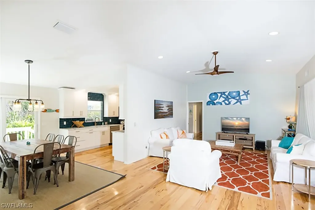 1388 Tahiti Drive Sanibel FL 33957