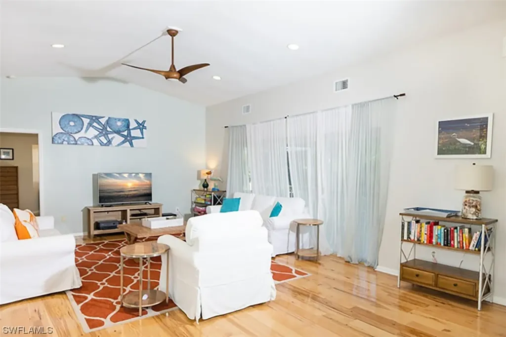 1388 Tahiti Drive Sanibel FL 33957