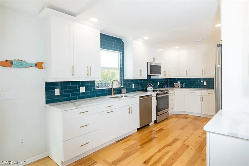1388 Tahiti Drive Sanibel FL 33957