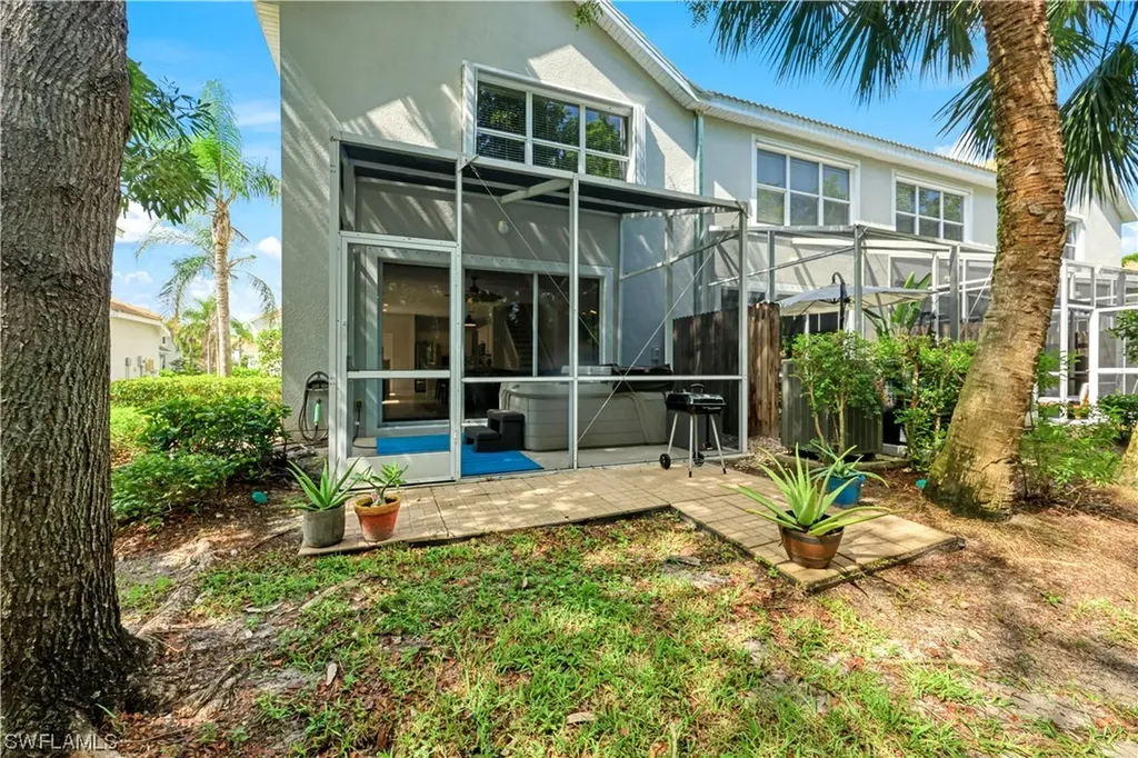 8480 Village Edge Circle Fort Myers FL 33919