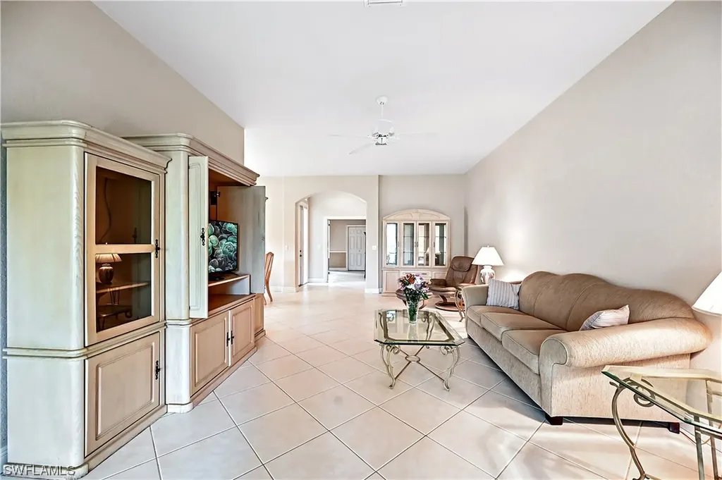 727 Vistana Circle Naples FL 34119