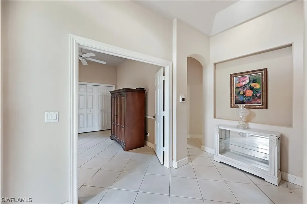 727 Vistana Circle Naples FL 34119