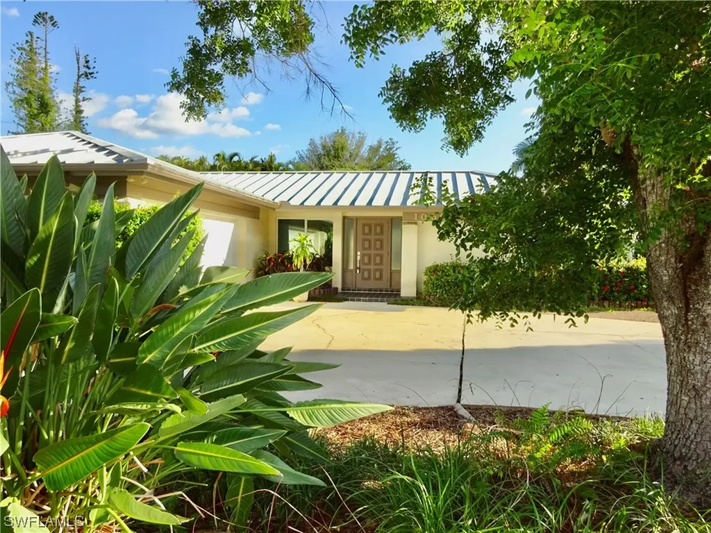 1056 Bayshore Avenue Fort Myers FL 33919