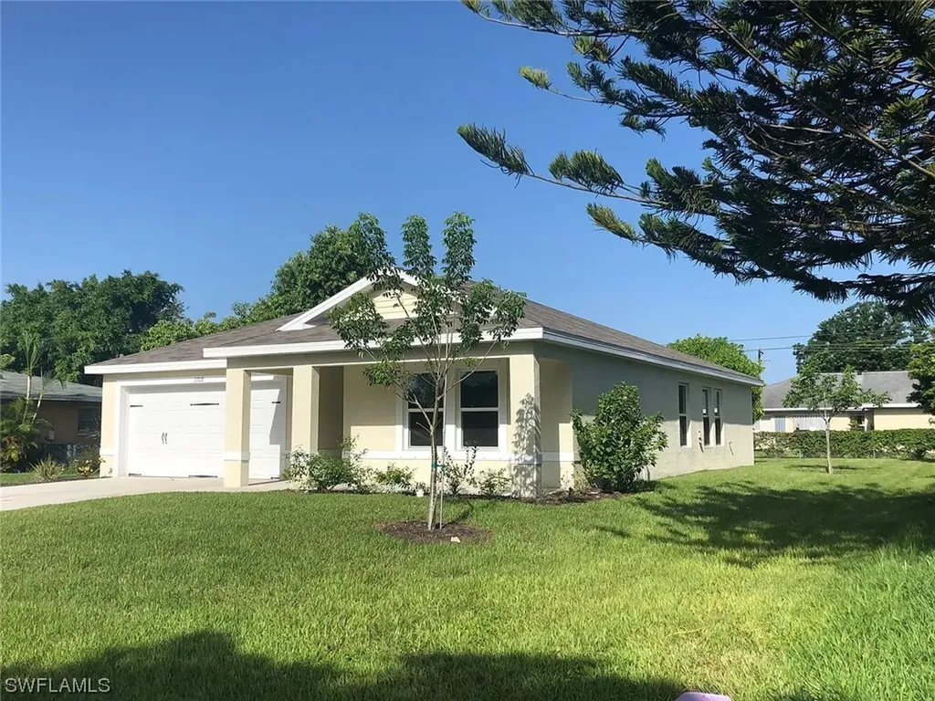2208 SE 15th Place Cape Coral FL 33990