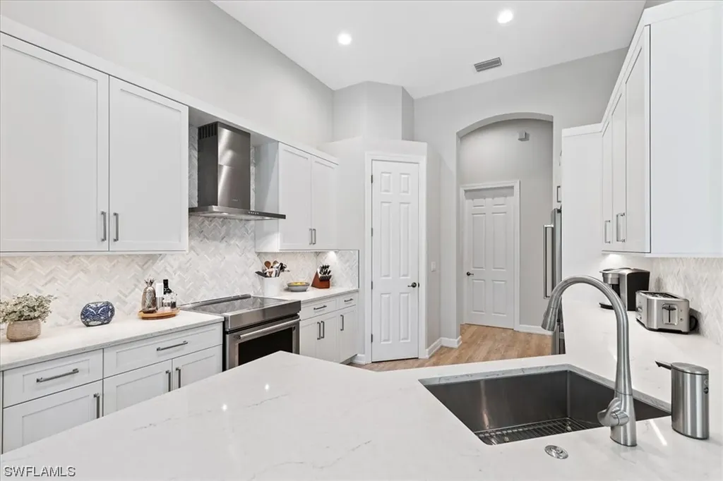 8868 Mustang Island Circle Naples FL 34113
