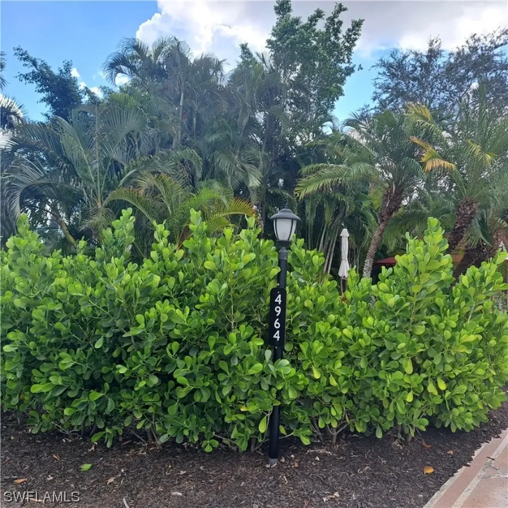 4964 Coach Lane Naples FL 34114