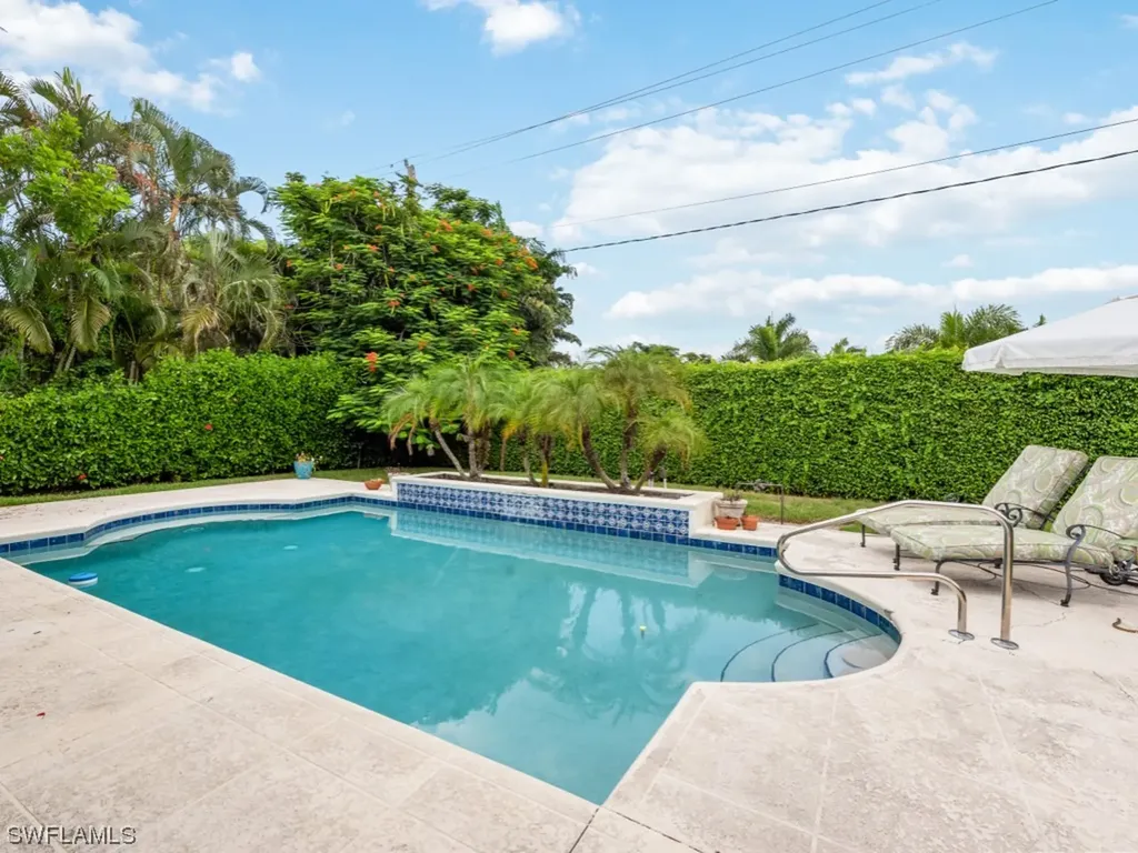 757 7th Avenue N Naples FL 34102