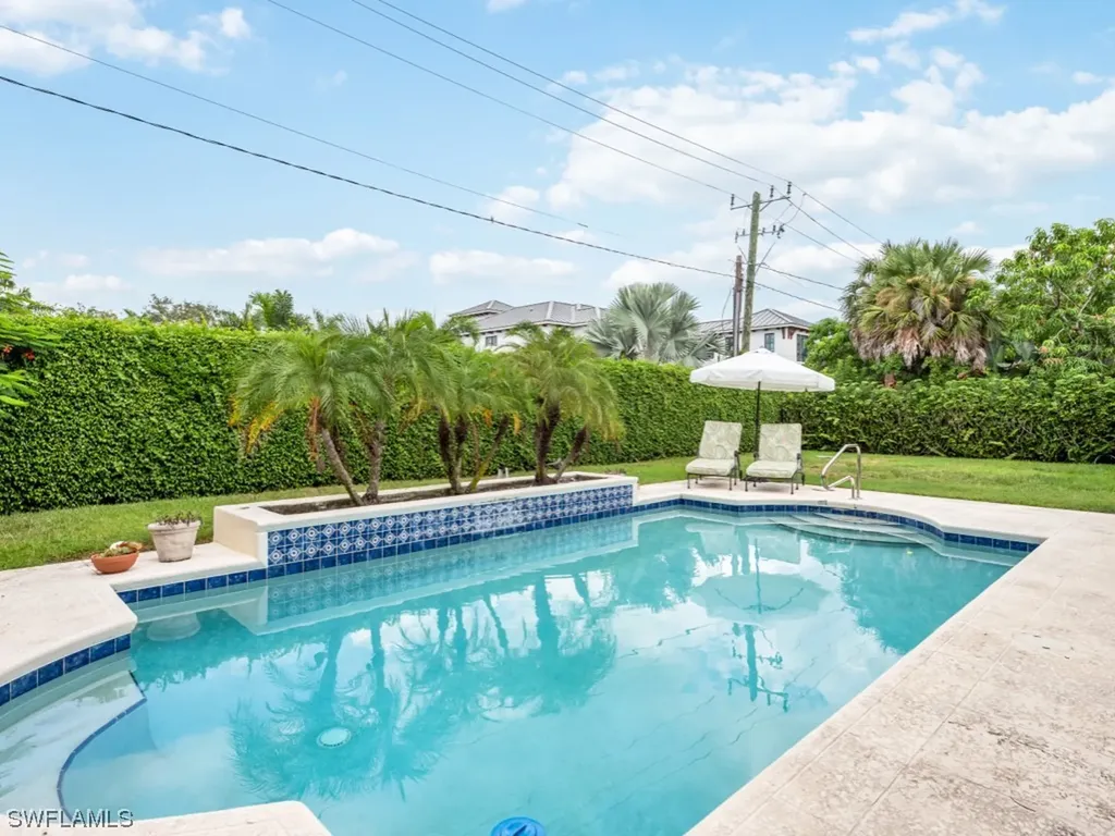 757 7th Avenue N Naples FL 34102