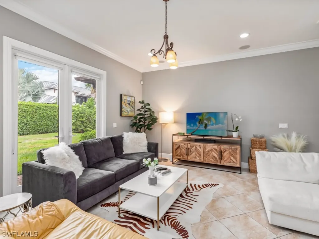 757 7th Avenue N Naples FL 34102