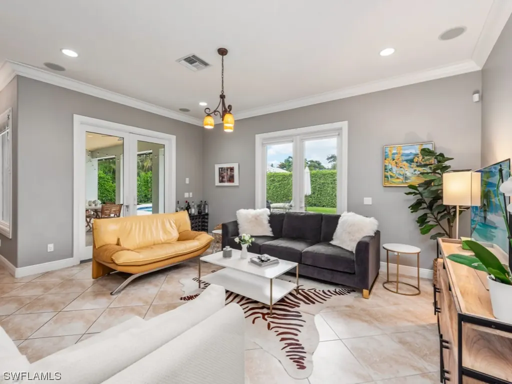 757 7th Avenue N Naples FL 34102