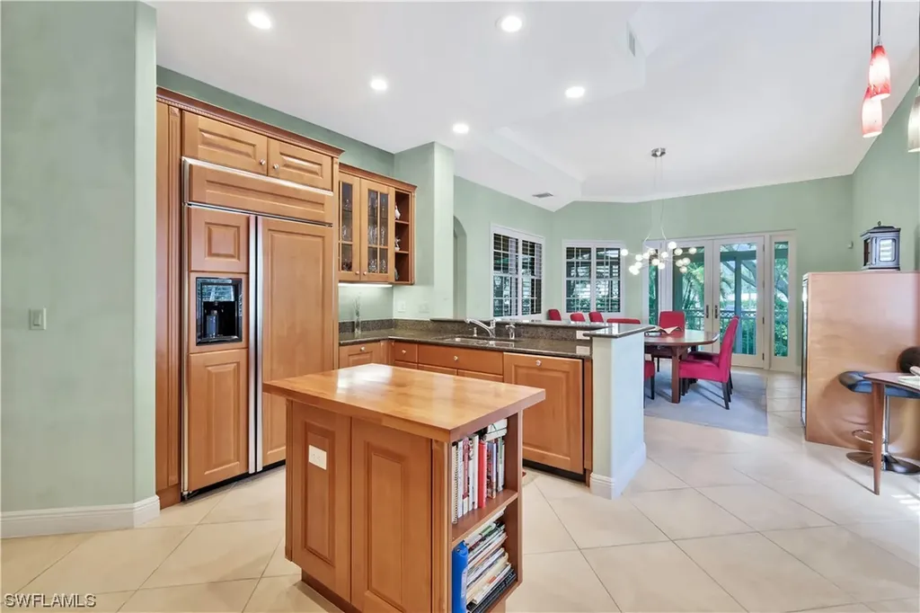 6501 Crown Colony Place Naples FL 34108