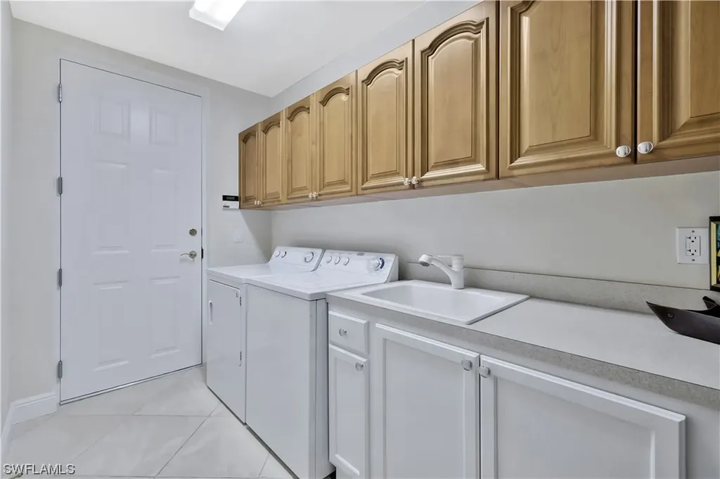 6501 Crown Colony Place Naples FL 34108