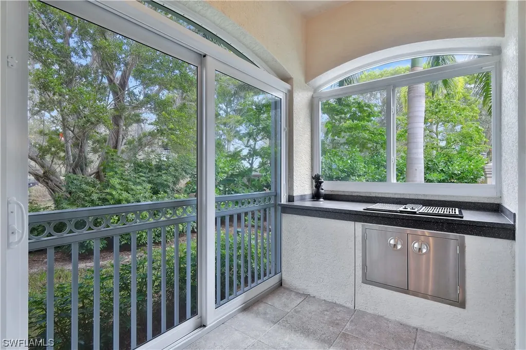 6501 Crown Colony Place Naples FL 34108