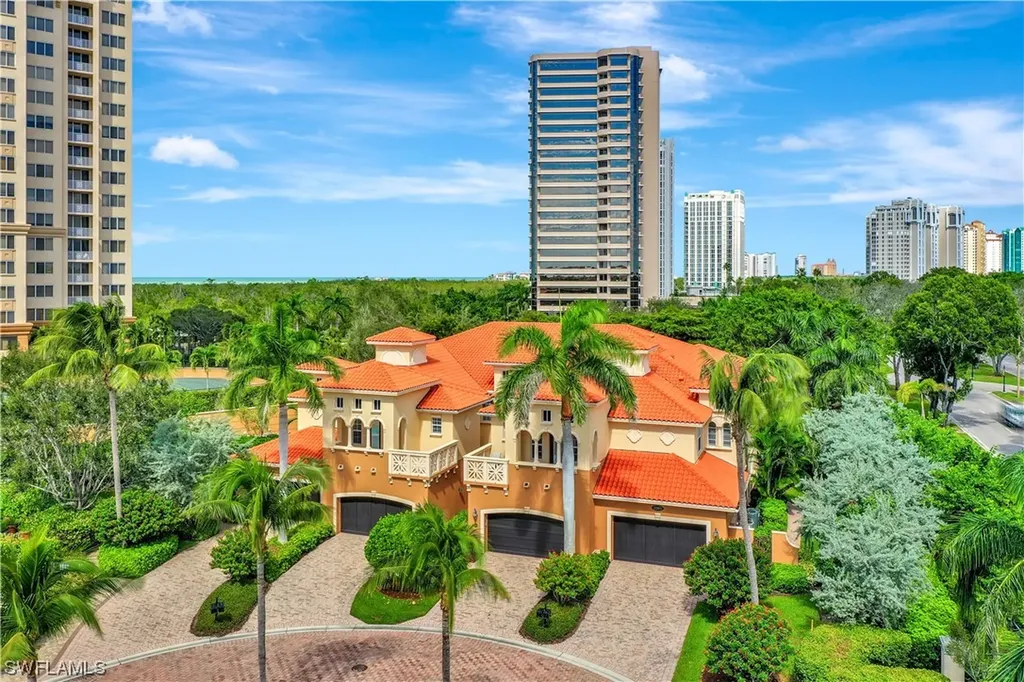 6501 Crown Colony Place Naples FL 34108