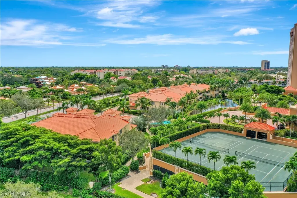 6501 Crown Colony Place Naples FL 34108
