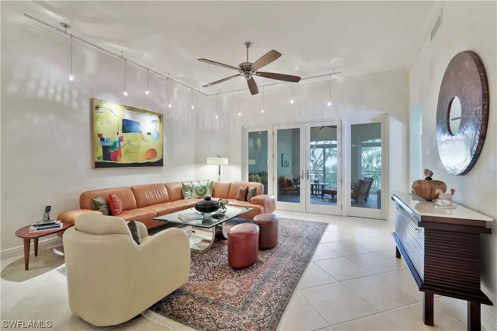 6501 Crown Colony Place Naples FL 34108