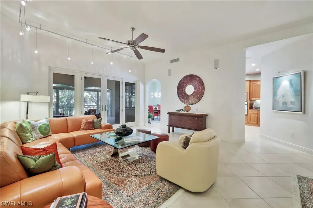 6501 Crown Colony Place Naples FL 34108