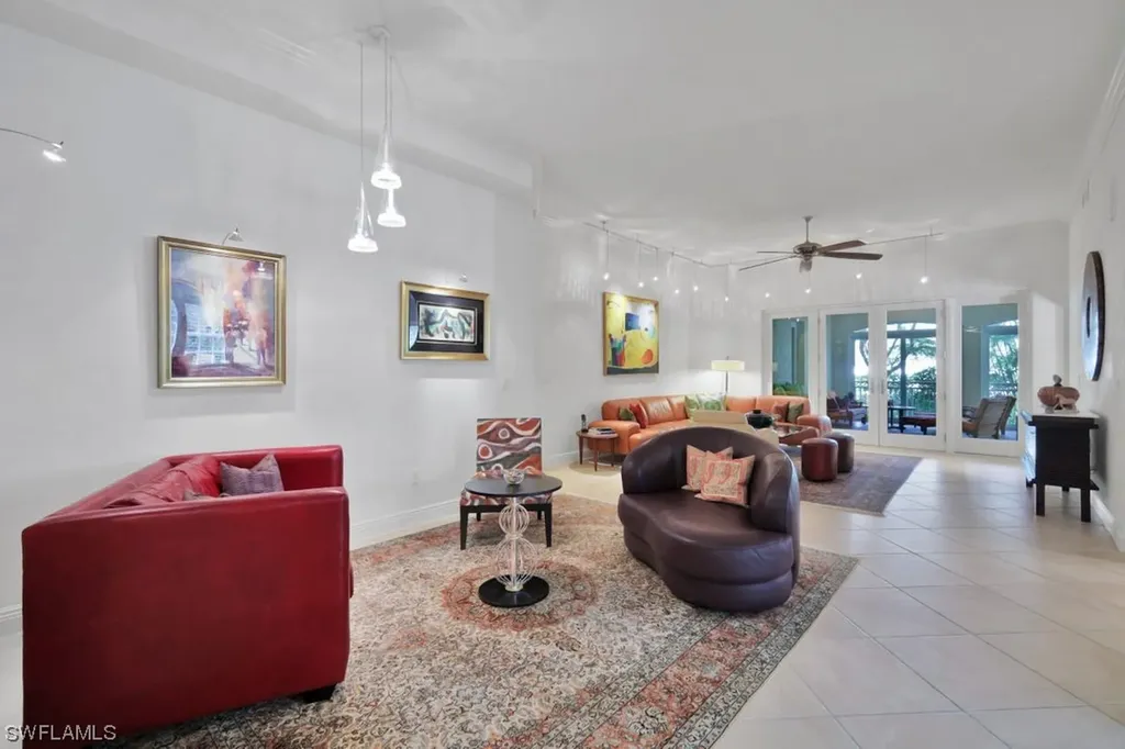 6501 Crown Colony Place Naples FL 34108