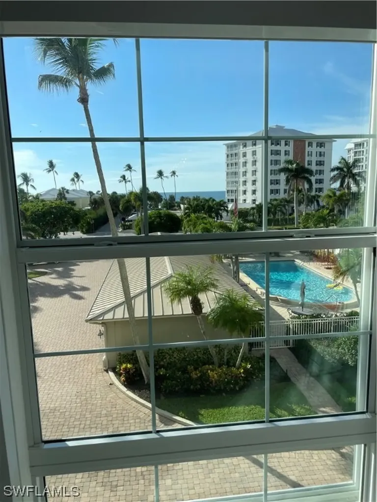 2750 Gulf Shore Boulevard N, Naples FL 34103