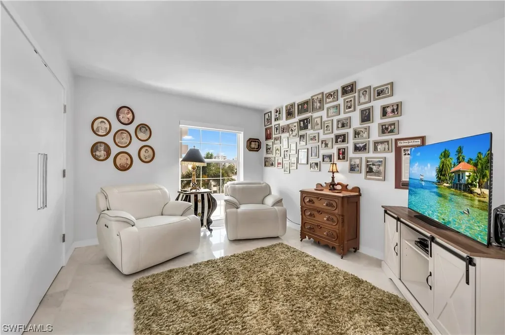 2750 Gulf Shore Boulevard N, Naples FL 34103
