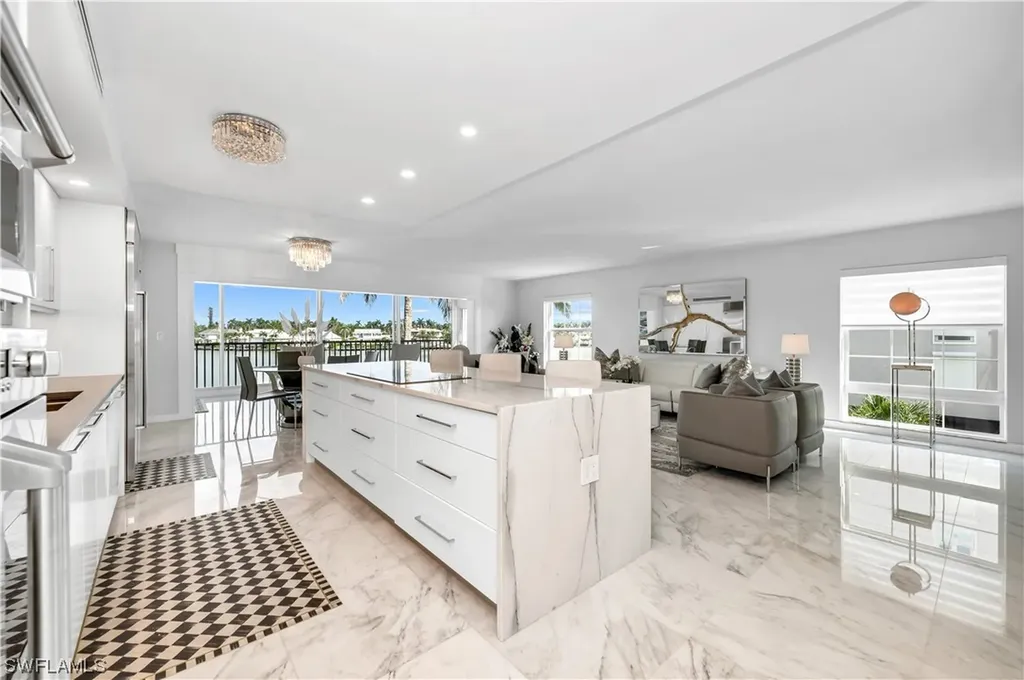 2750 Gulf Shore Boulevard N, Naples FL 34103