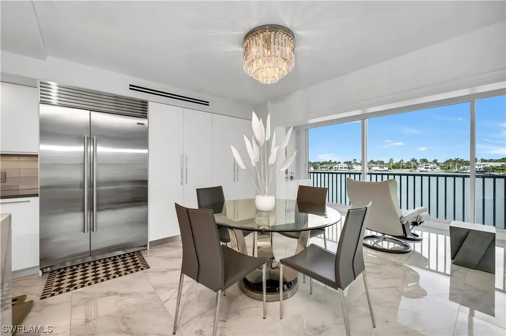 2750 Gulf Shore Boulevard N, Naples FL 34103