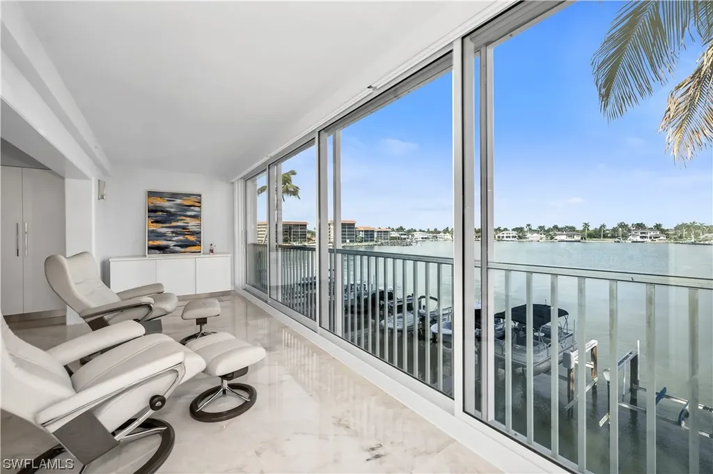 2750 Gulf Shore Boulevard N, Naples FL 34103