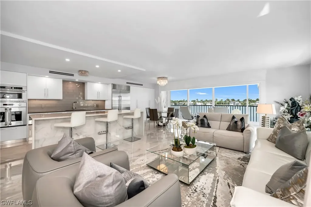 2750 Gulf Shore Boulevard N, Naples FL 34103
