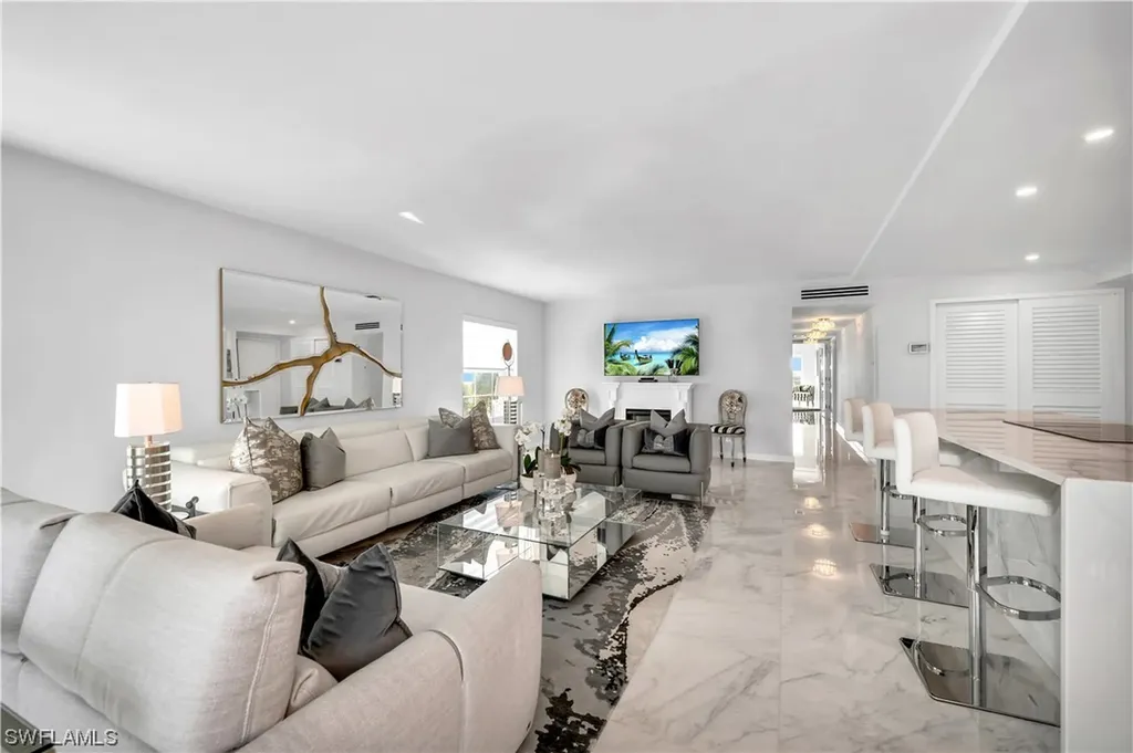 2750 Gulf Shore Boulevard N, Naples FL 34103