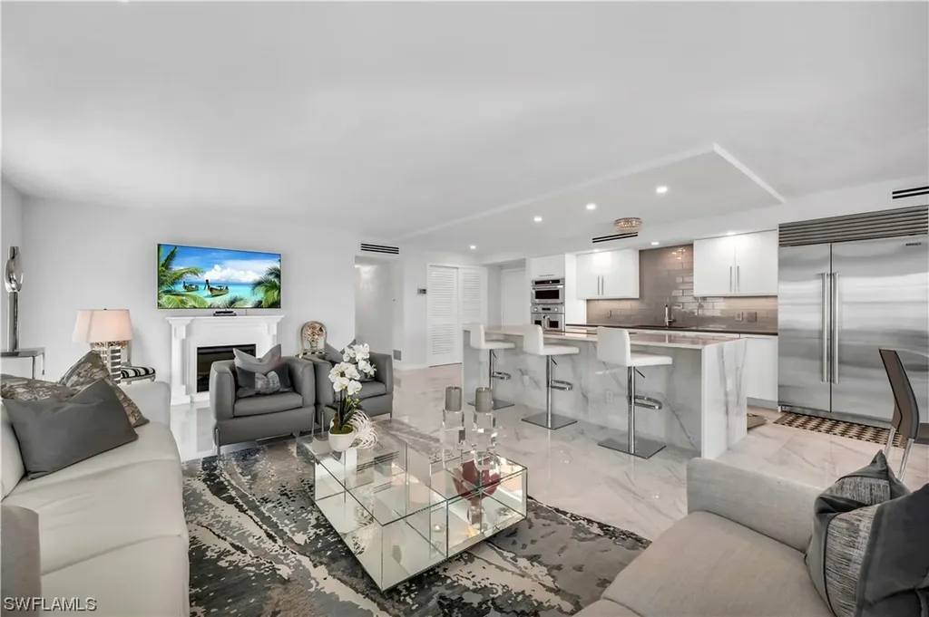 2750 Gulf Shore Boulevard N, Naples FL 34103