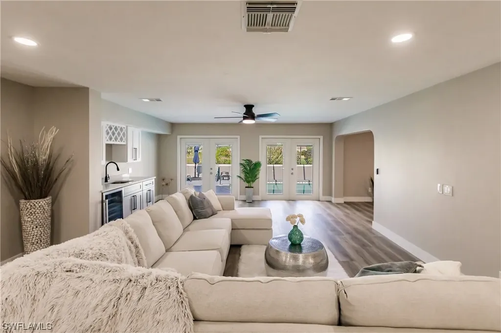 362 Pinehurst Circle Naples FL 34113