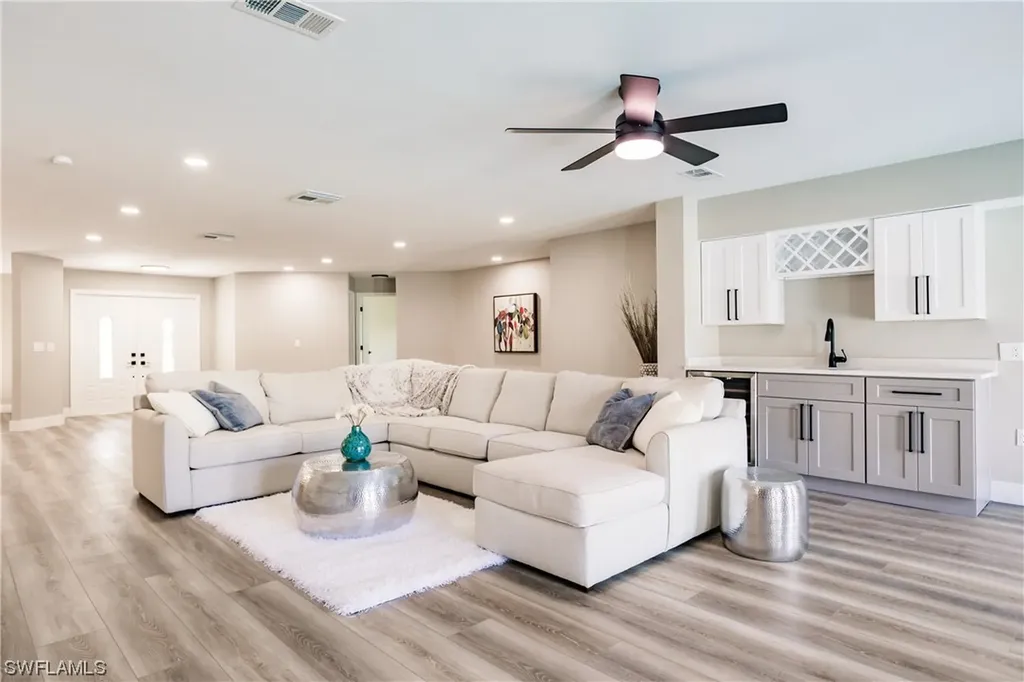 362 Pinehurst Circle Naples FL 34113