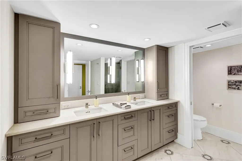 2302 Gulf Shore Boulevard N Naples FL 34103