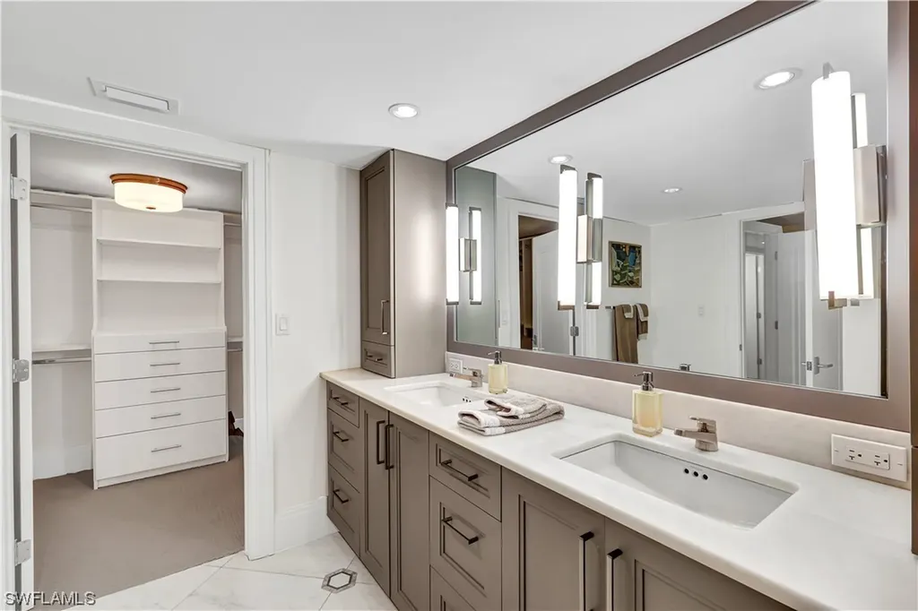 2302 Gulf Shore Boulevard N Naples FL 34103