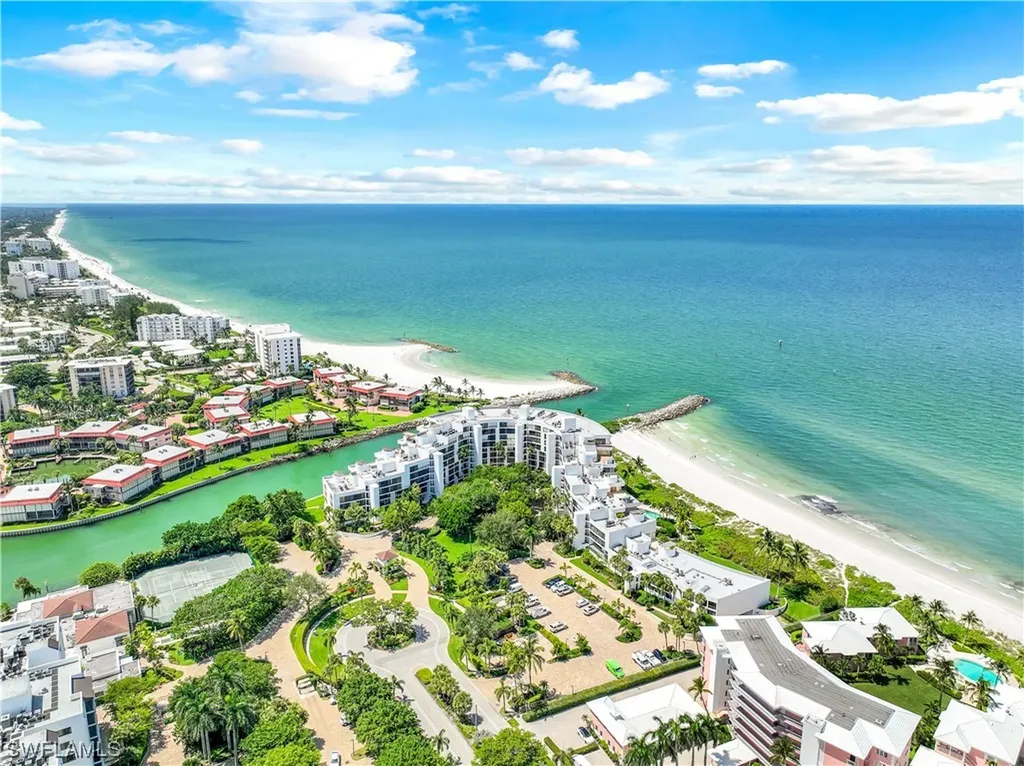 2302 Gulf Shore Boulevard N Naples FL 34103